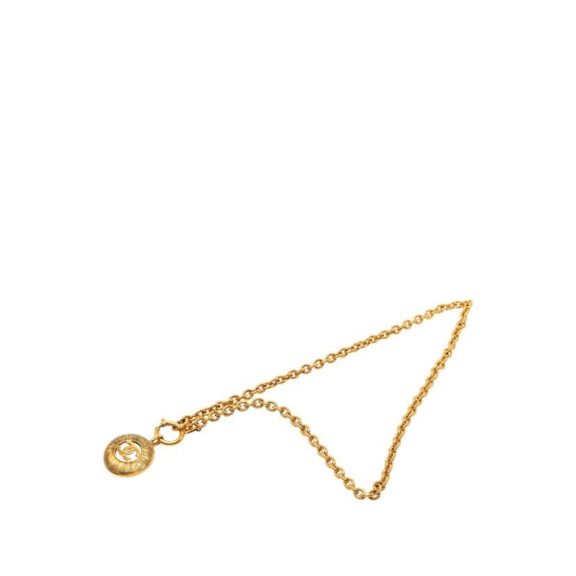 Chanel CC Gold Plated Round Pendant Necklace Gold Metal Very good condition - Model View