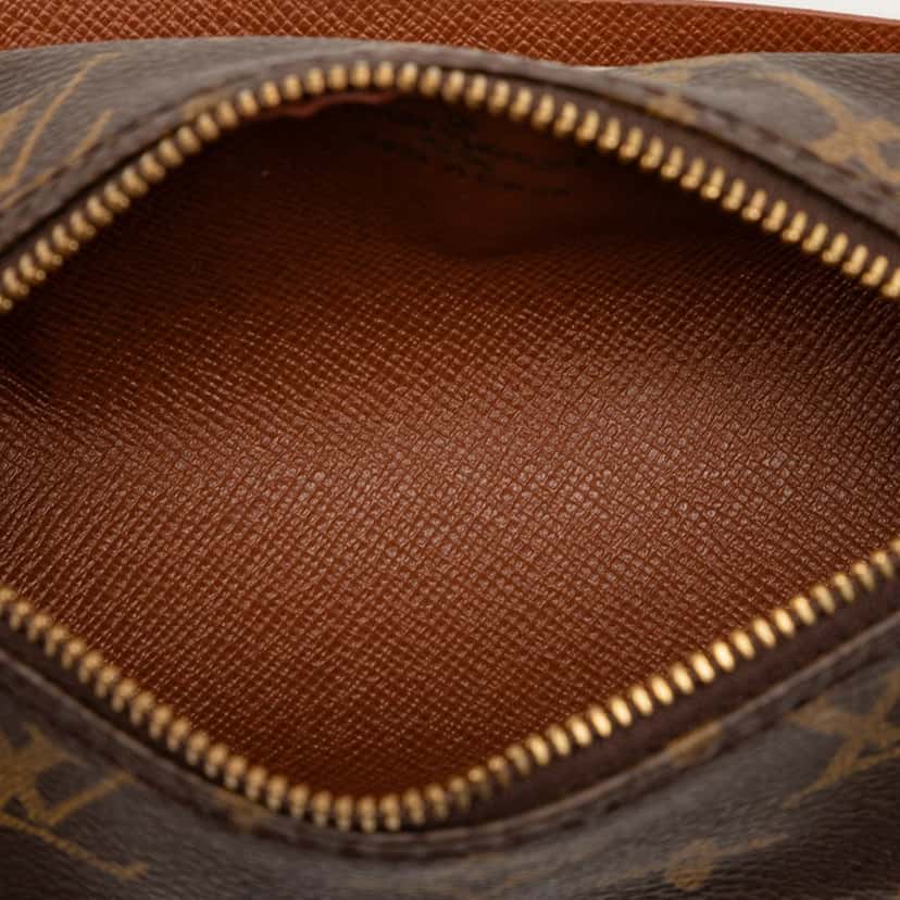 Louis Vuitton Monogram Papillon Pochette Brown Very good condition - Model View