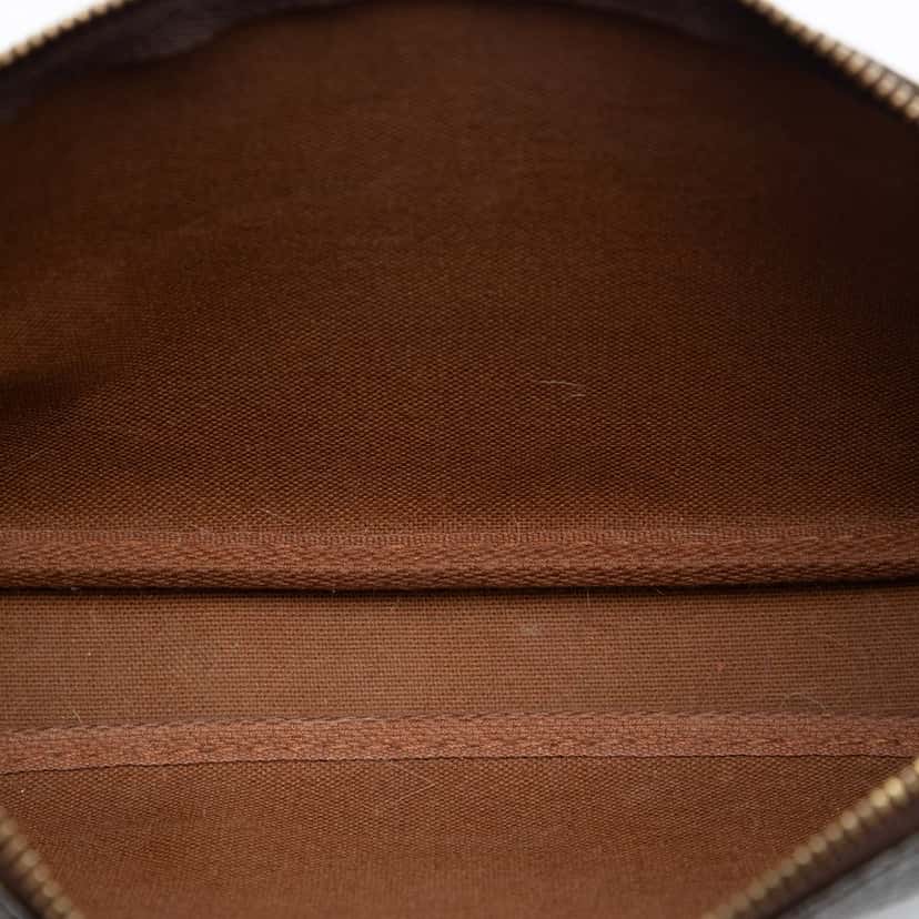 Louis Vuitton Monogram Pochette Accessoires Brown Very good condition - Model View
