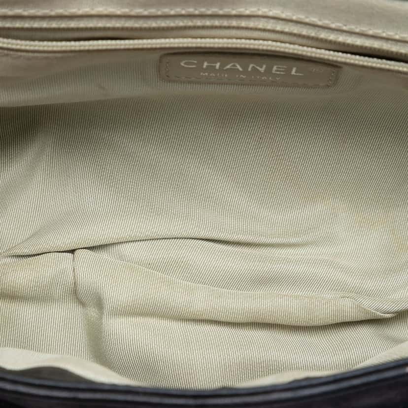 Chanel CC Quilted Lambskin Chain Around Flap Black Leather Very good condition - Model View