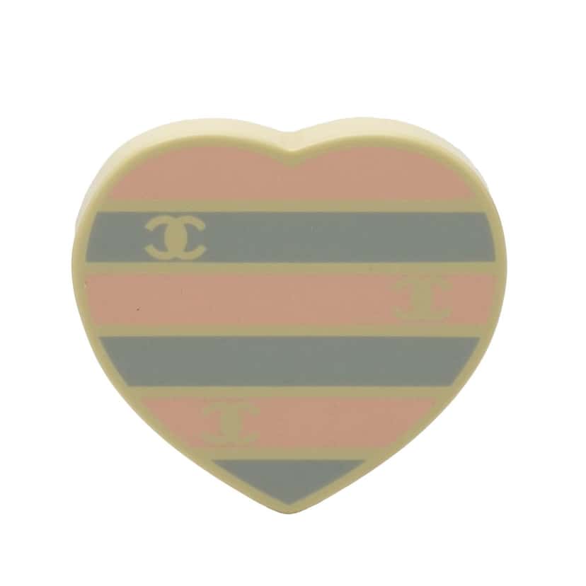 Chanel CC Resin Heart Accessory Brooch Beige Plastic Very good condition - Front View
