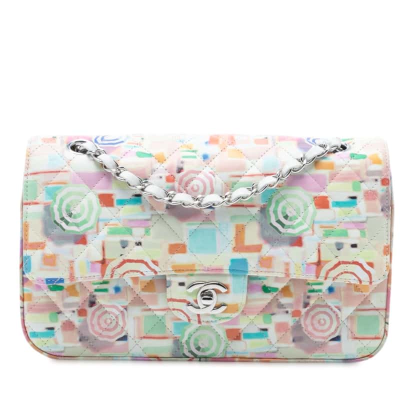 Chanel Medium Quilted Printed Leather Umbrella Double Flap White Leather Very good condition - Front View