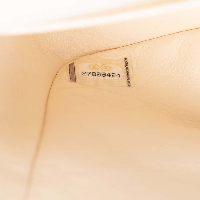 Chanel Medium Quilted Printed Leather Umbrella Double Flap White Leather Very good condition - Box View
