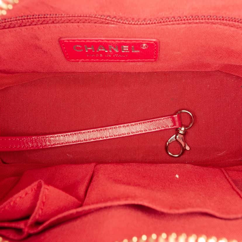 Chanel Small Aged Calfskin Gabrielle Crossbody Red Leather Very good condition - Model View