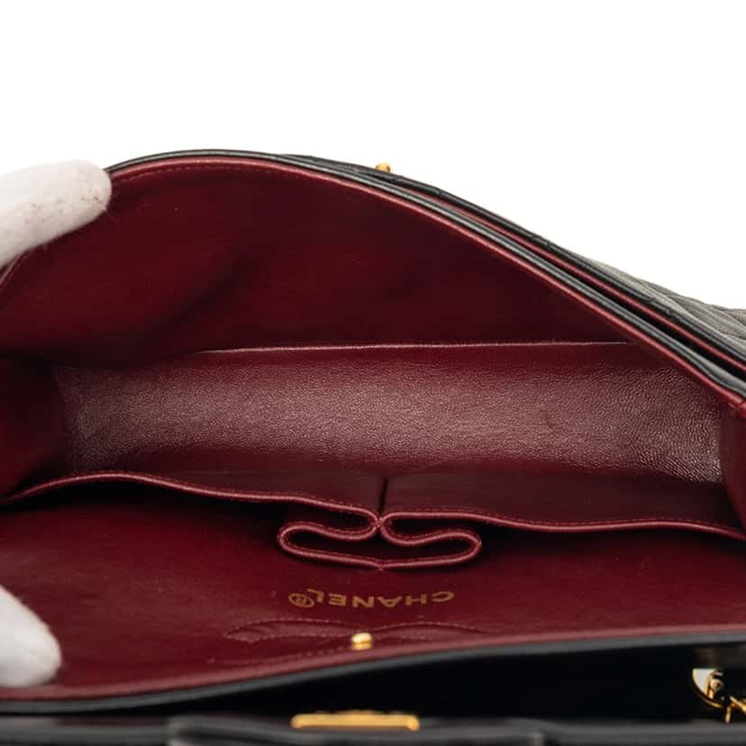 Chanel Small Classic Lambskin Double Flap Black Leather Very good condition - Model View
