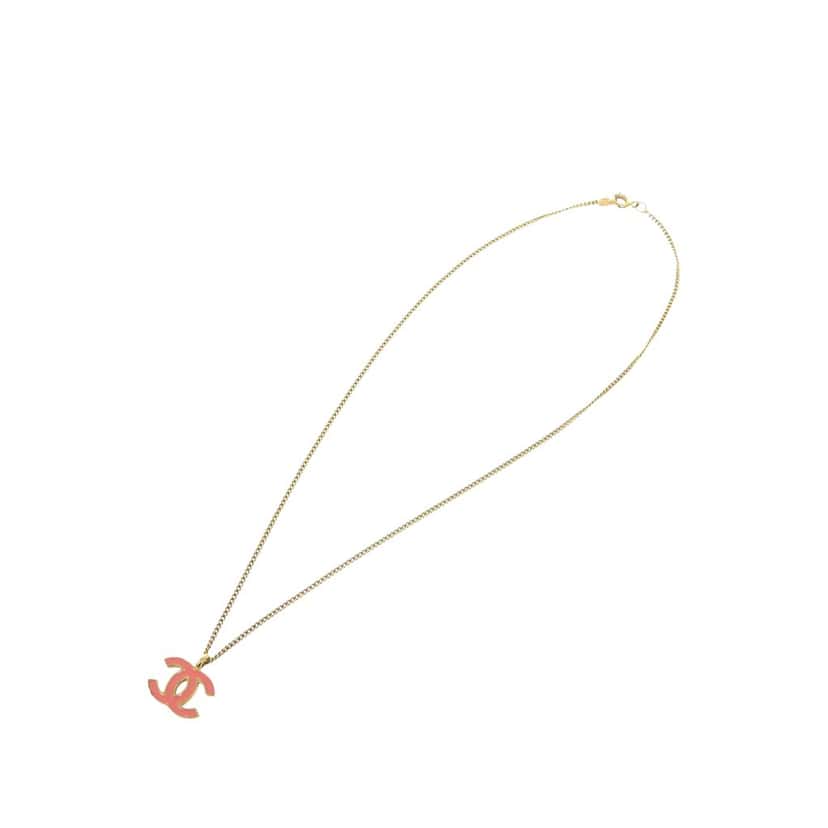 Chanel CC Gold Plated Enamel Pendant Necklace Gold Metal Very good condition - Model View