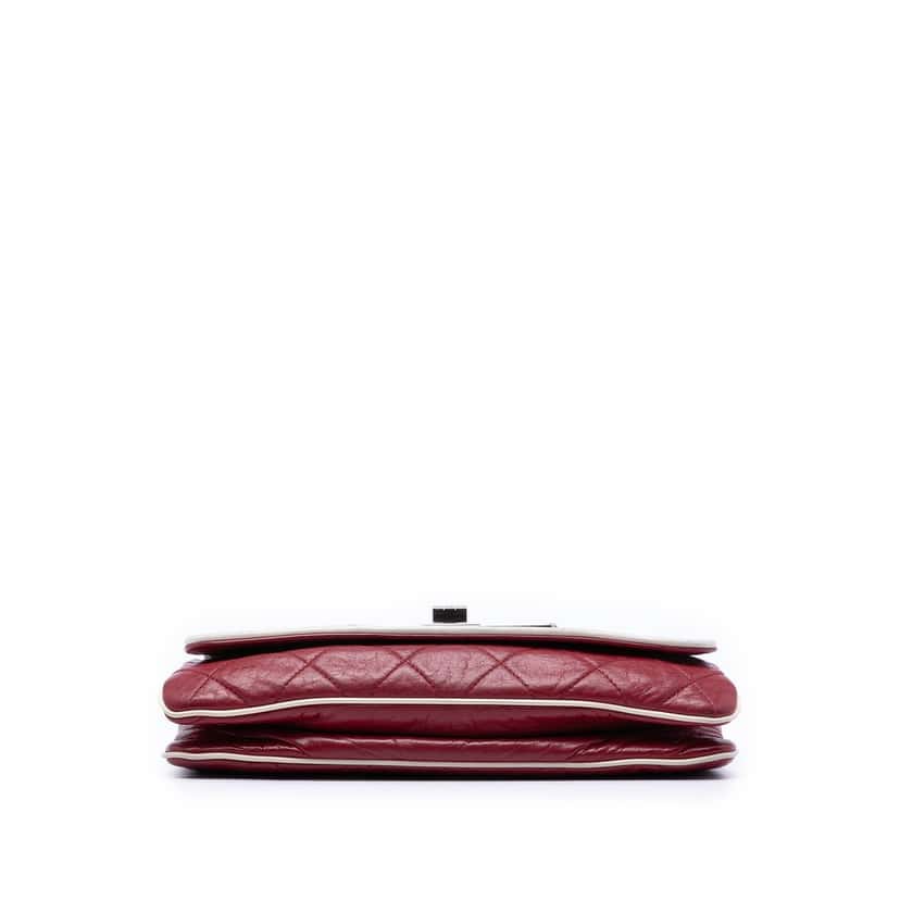 Chanel Quilted Aged Lambskin Reissue 2.55 East West Flap Red Leather Very good condition - Inside View
