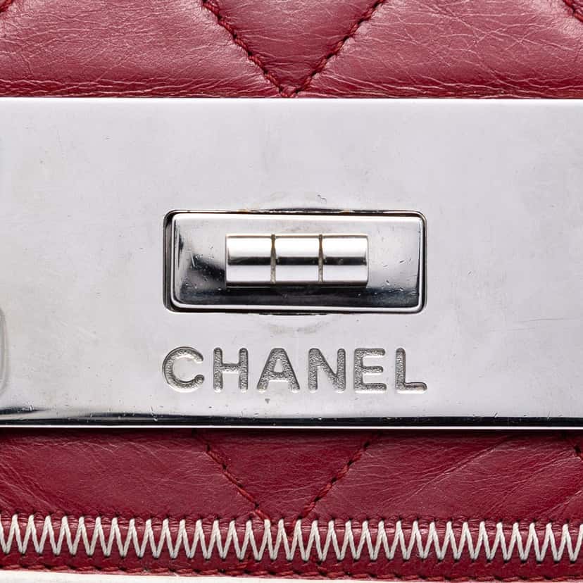 Chanel Quilted Aged Lambskin Reissue 2.55 East West Flap Red Leather Very good condition - Box View