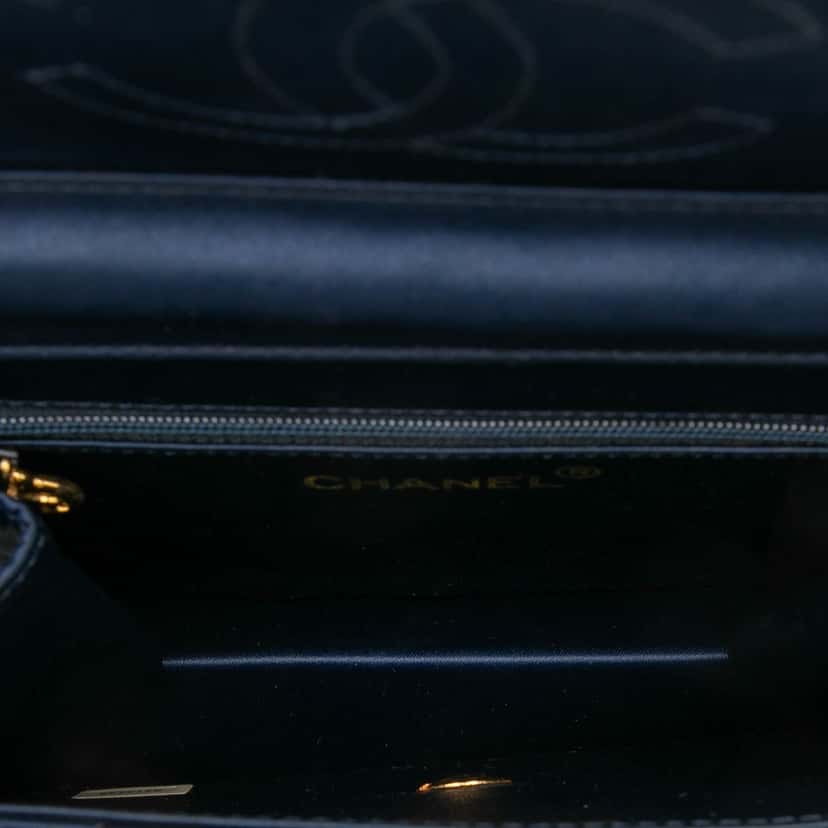 Chanel Mini Square Quilted Satin Single Flap Blue Very good condition - Model View