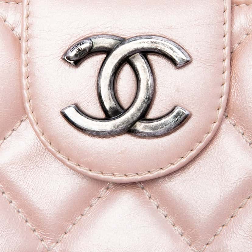 Chanel Quilted Glazed Calfskin Coco Pleats Clutch Pink Leather Very good condition - Box View