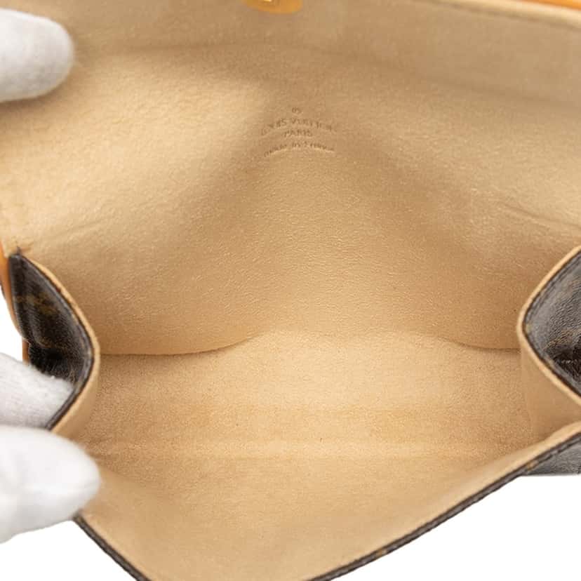 Louis Vuitton Monogram Pochette Florentine Brown Very good condition - Model View