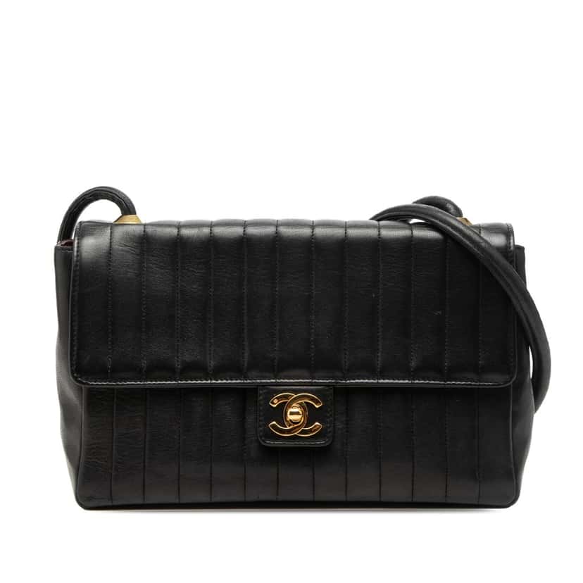 Chanel Medium Vertical Quilted Lambskin Single Flap Black Leather Good condition - Front View