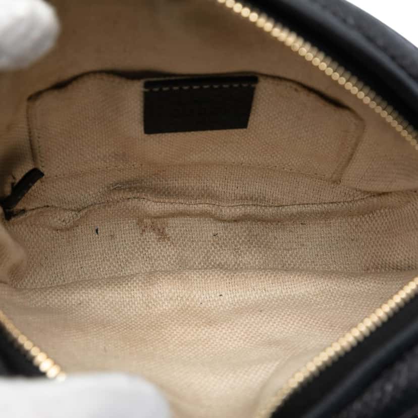 Gucci Mini Pebbled Calfskin Soho Chain Crossbody Black Leather Very good condition - Model View