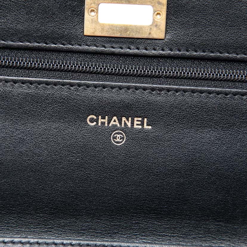 Chanel Reissue 2.55 Chevron Aged Calfskin Wallet on Chain Black Leather Very good condition - Box View