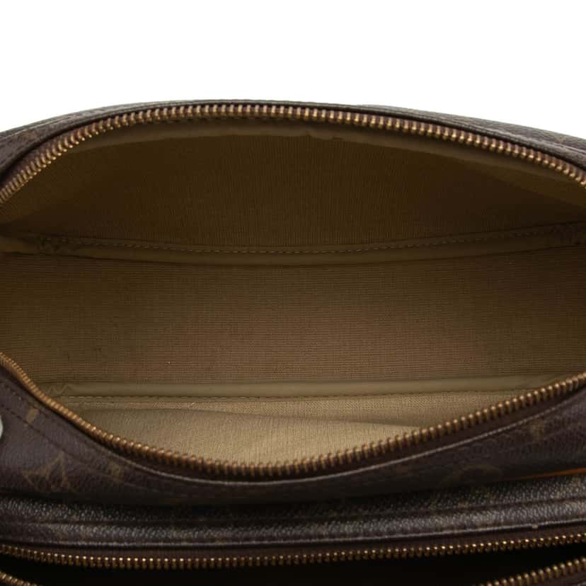 Louis Vuitton Monogram Reporter PM Brown Good condition - Model View