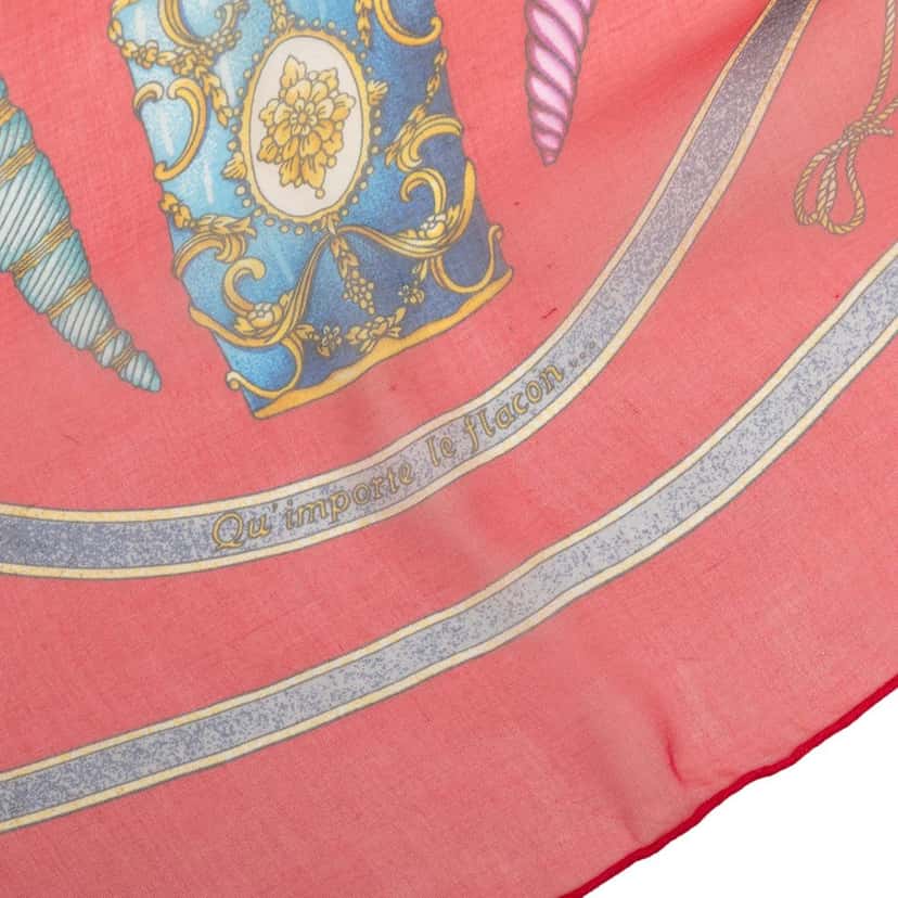 Hermès Qu Importe Le Flacon Silk Scarf 90 Red Very good condition - Box View