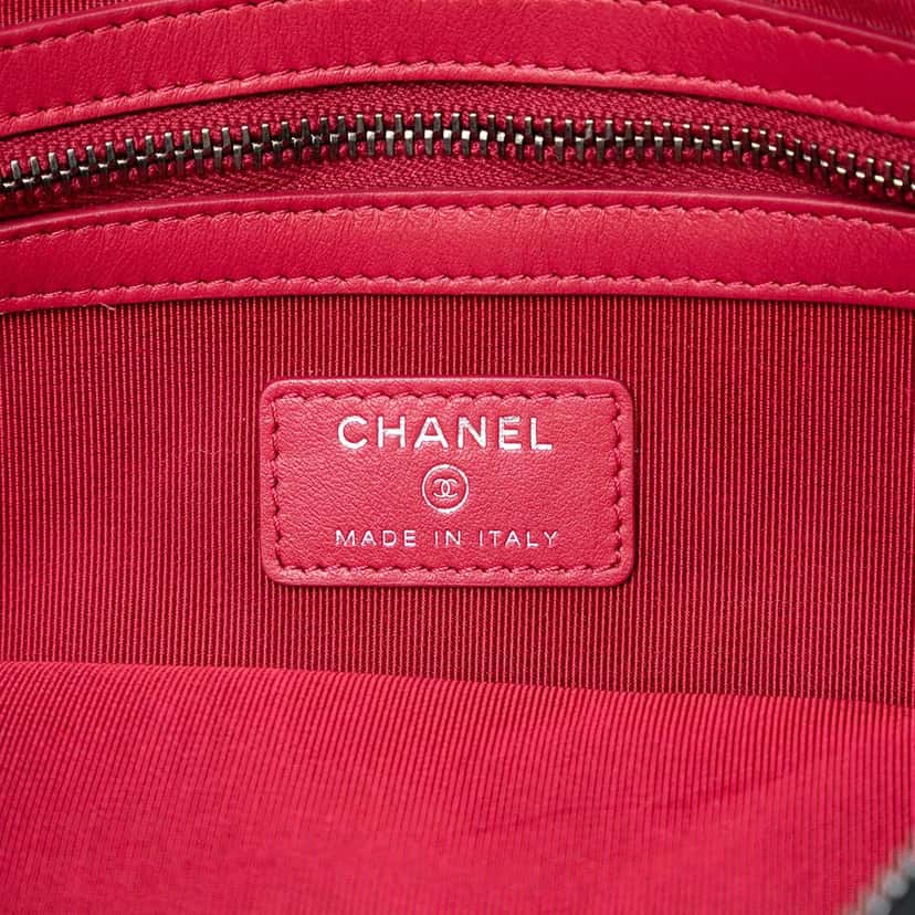 Chanel Medium Aged Calfskin Gabrielle O Case Clutch Black Leather Never worn, with tag - Box View