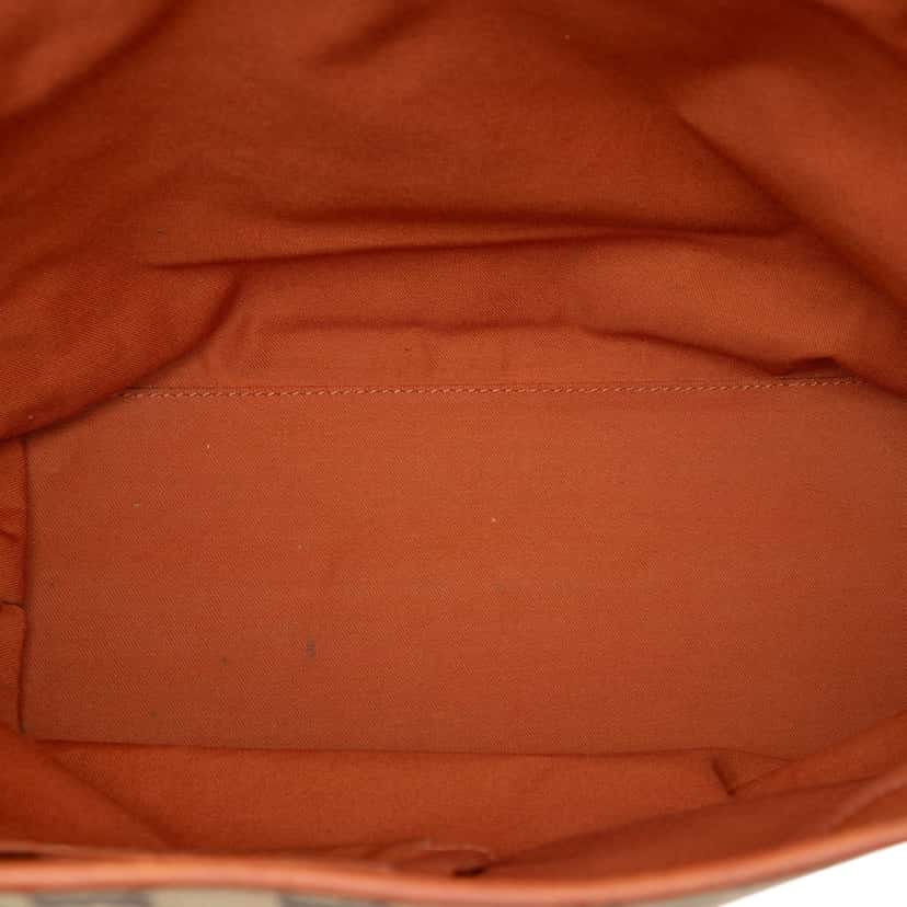 Gucci Large GG Canvas Eclipse Tote Beige Very good condition - Model View