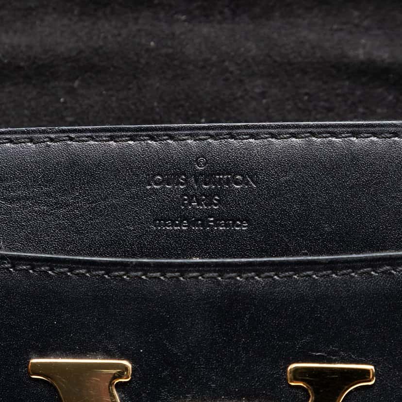 Louis Vuitton Leather Louise Chain MM Black Leather Very good condition - Box View