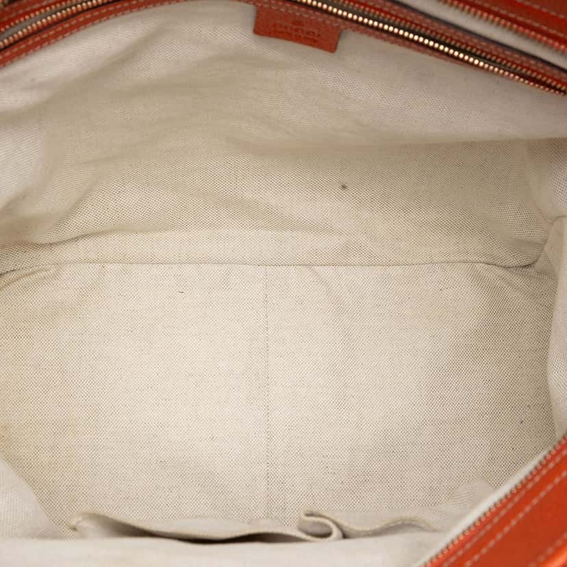 Gucci GG Canvas Bree Tote Beige Very good condition - Model View
