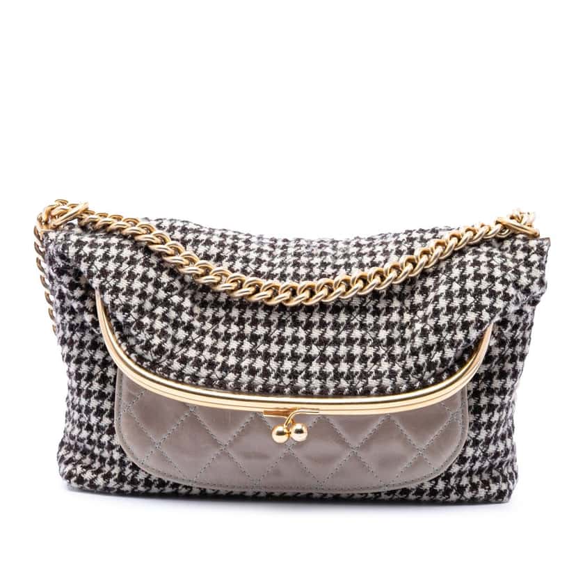 Chanel Medium Quilted Houndstooth Tweed and Calfskin Tabatiere Kisslock Fold Over Crossbody Black Very good condition - Front View
