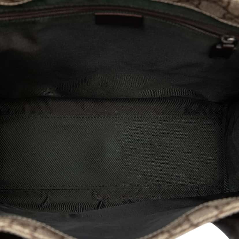 Gucci GG Supreme Tote Beige Very good condition - Model View