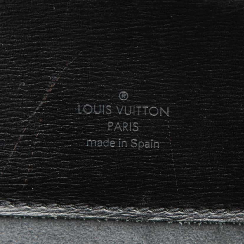 Louis Vuitton Epi Cluny Black Leather Very good condition - Box View