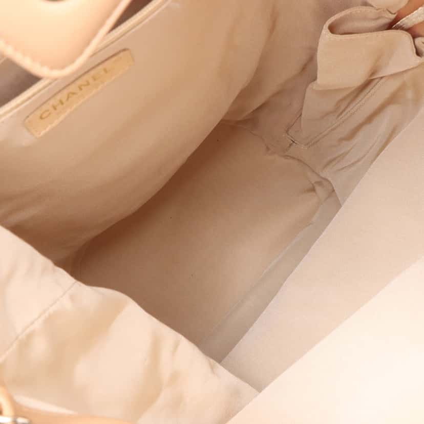 Chanel Tweed and Quilted Lambskin Multi Pocket Drawstring Backpack Beige Very good condition - Inside View