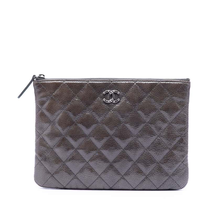 Chanel Small Quilted Crinkled Patent O Case Clutch Other Leather Very good condition - Front View