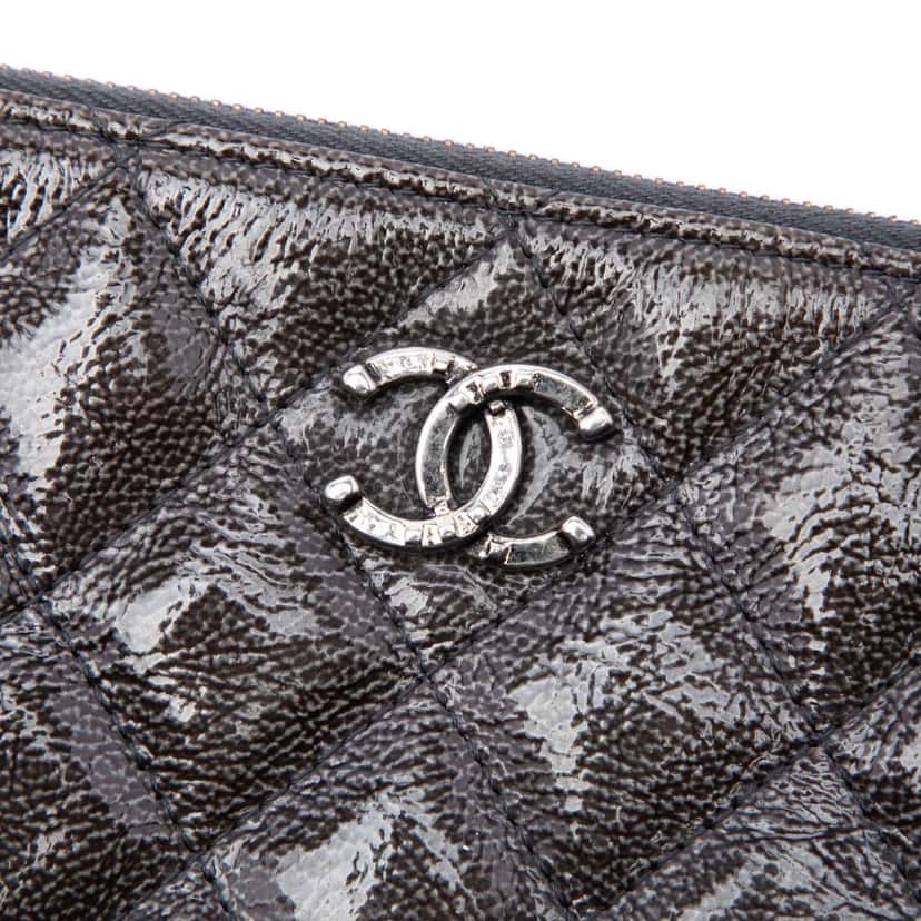 Chanel Small Quilted Crinkled Patent O Case Clutch Other Leather Very good condition - Box View