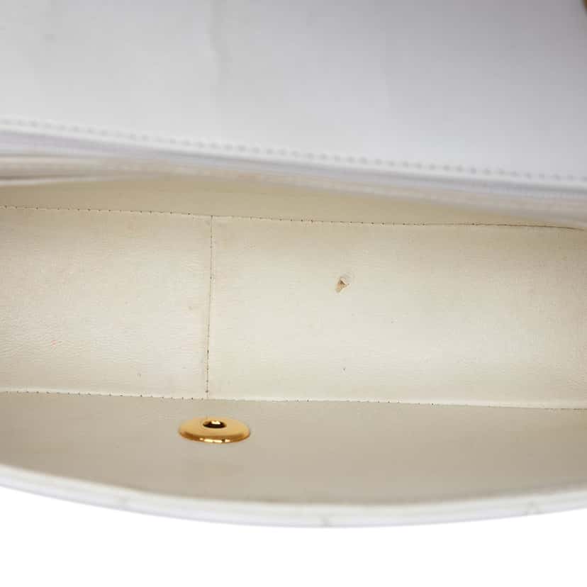 Chanel Medium Bicolor Lambskin Diana Flap White Leather Very good condition - Model View