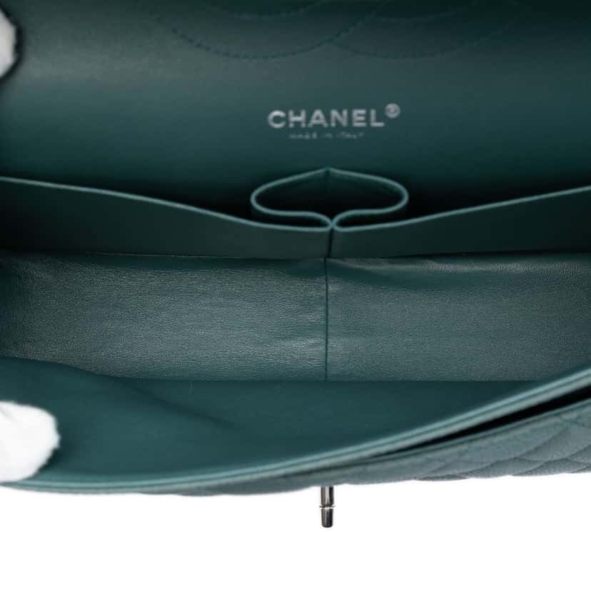 Chanel Jumbo Classic Iridescent Caviar Double Flap Blue Leather Very good condition - Model View