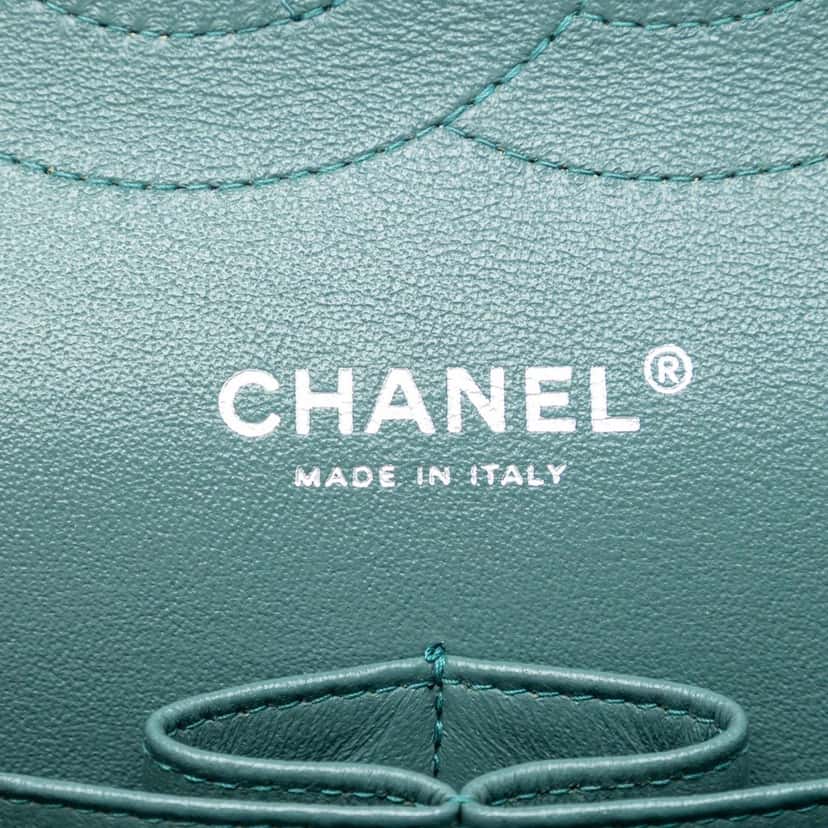 Chanel Jumbo Classic Iridescent Caviar Double Flap Blue Leather Very good condition - Box View