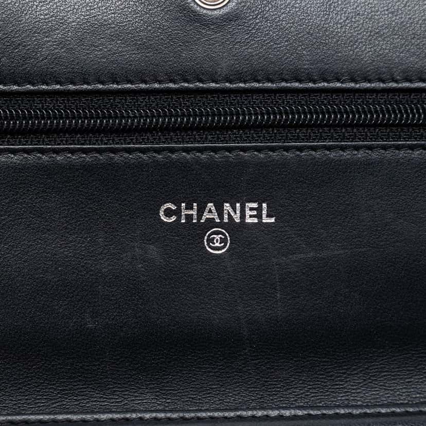 Chanel CC Embossed Lambskin Camellia Wallet On Chain Black Leather Very good condition - Box View
