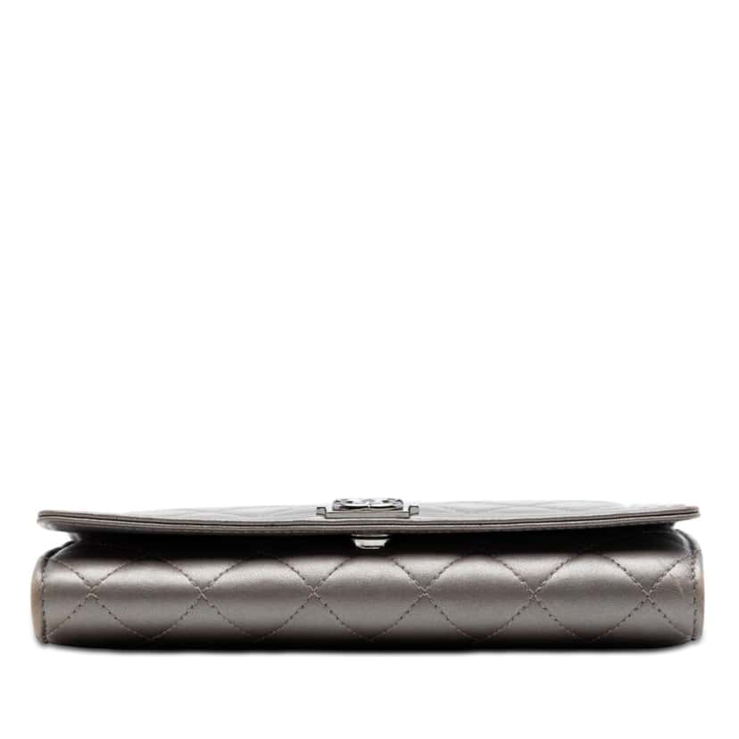 Chanel Quilted Metallic Lambskin Boy Clutch On Chain Brown Leather Very good condition - Inside View