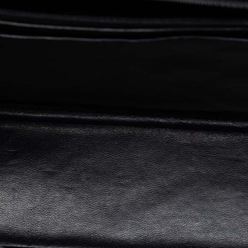 Chanel Jumbo Classic Caviar Single Flap Black Leather Very good condition - Model View