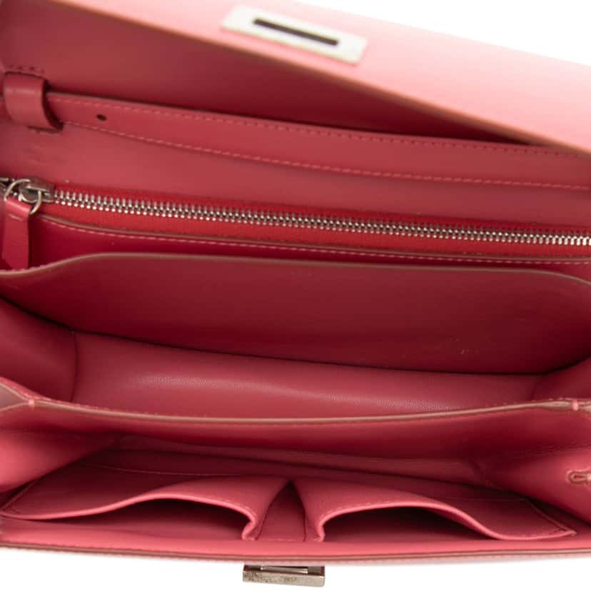Celine Medium Calfskin Classic Box Pink Leather Very good condition - Model View