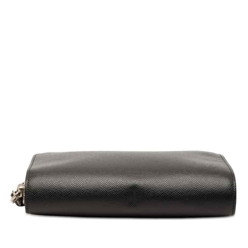Louis Vuitton Taiga Pochette Baikal Black Leather Very good condition - Inside View