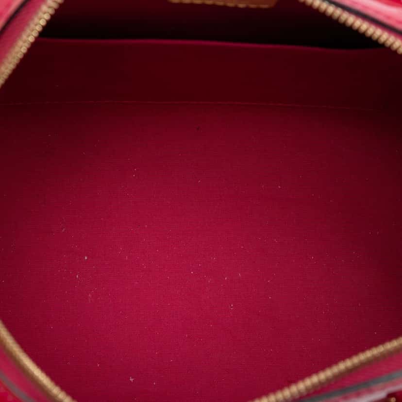 Louis Vuitton Monogram Vernis Montana Red Leather Good condition - Model View
