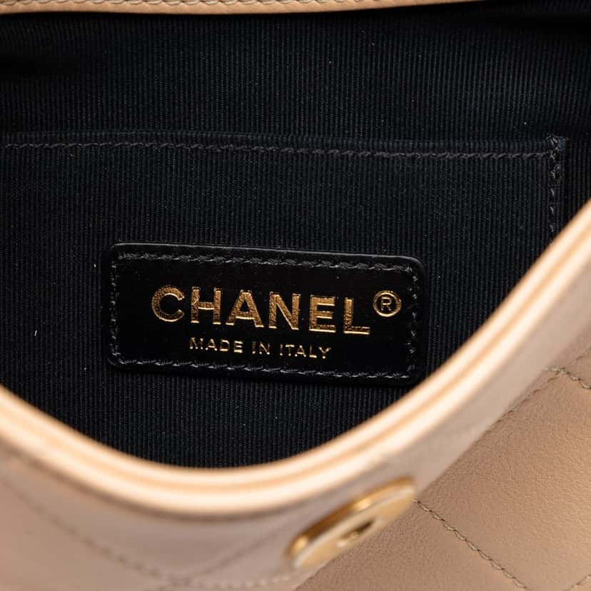 Chanel Small Quilted Calfskin About Pearls Hobo Beige Leather Very good condition - Box View