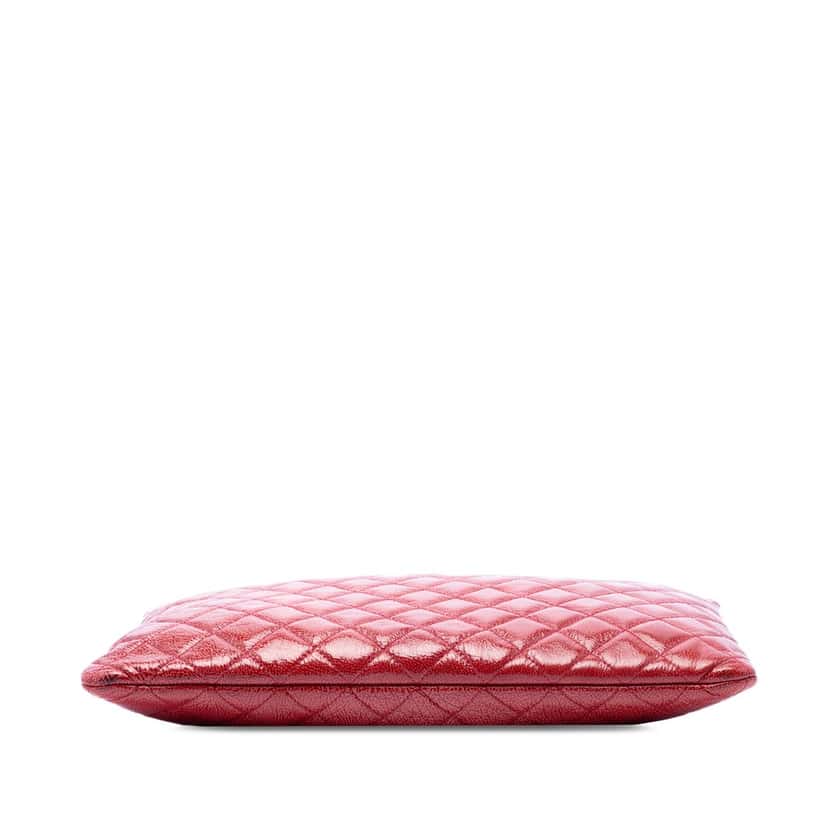 Chanel Large Quilted Patent O Case Clutch Red Leather Very good condition - Inside View