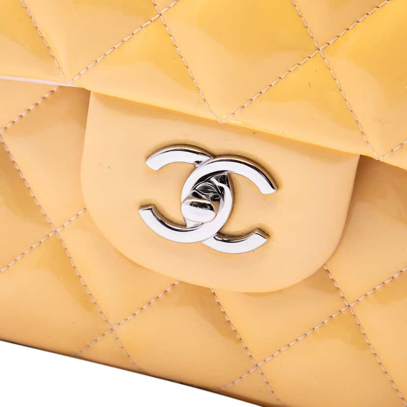 Chanel Jumbo Classic Patent Double Flap Yellow Leather Very good condition - Box View