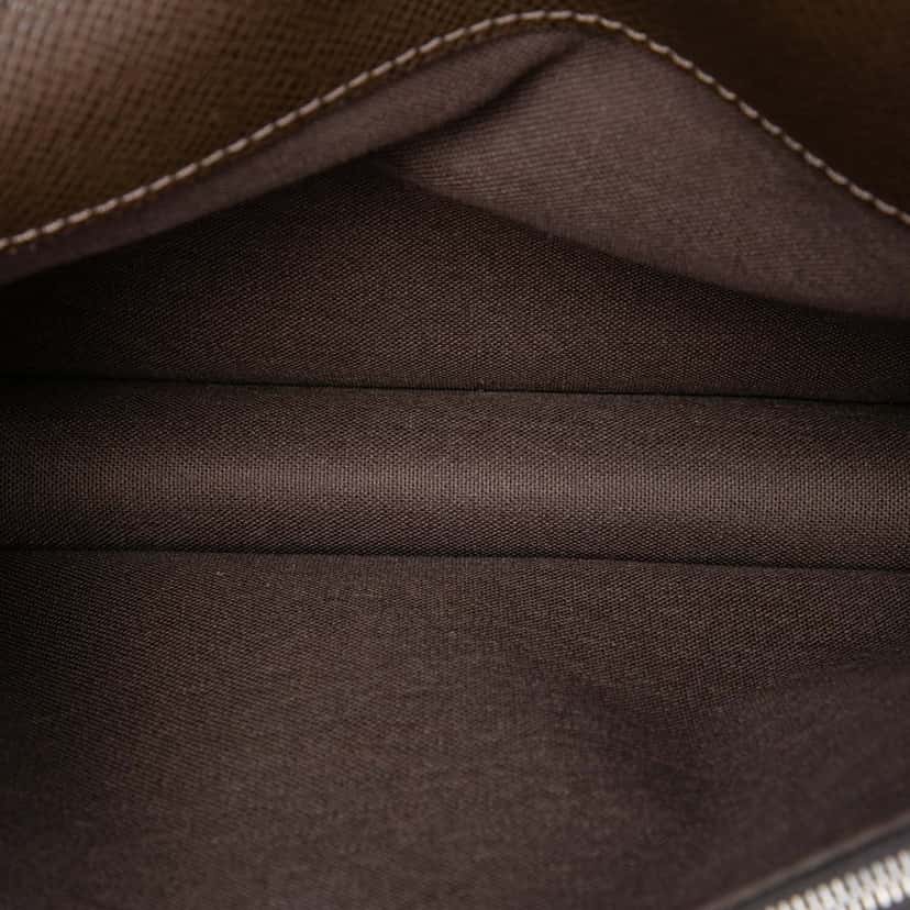 Louis Vuitton Taiga Belaia Clutch Brown Leather Very good condition - Model View