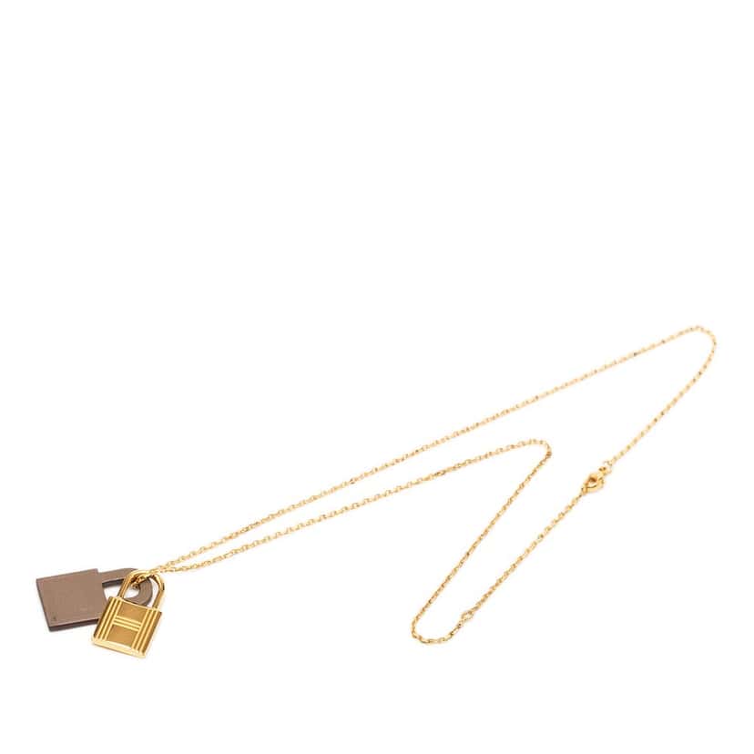 Hermès Gold Plated Swift O Kelly Pendant Necklace Gold Metal Very good condition - Front View