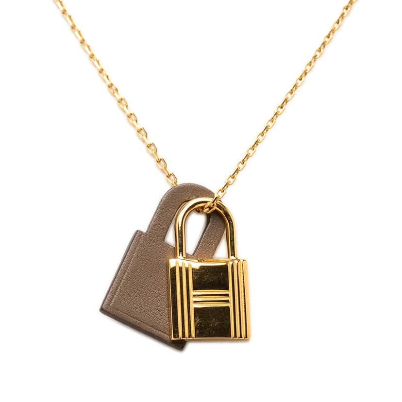 Hermès Gold Plated Swift O Kelly Pendant Necklace Gold Metal Very good condition - Back View