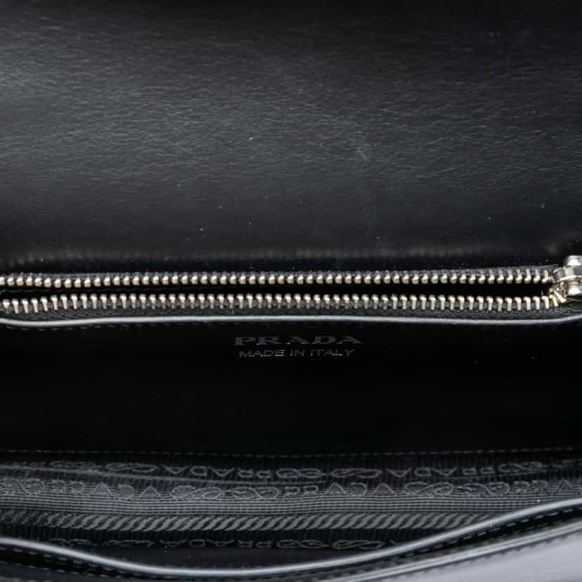 Prada Saffiano Trimmed City Calf Racing Logo Elektra Crossbody Black Leather Very good condition - Model View
