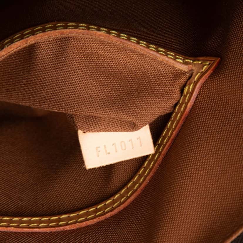 Louis Vuitton Monogram Alma PM Brown Very good condition - Model View