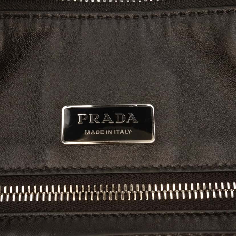 Prada Vitello Daino Crossbody Black Leather Very good condition - Box View