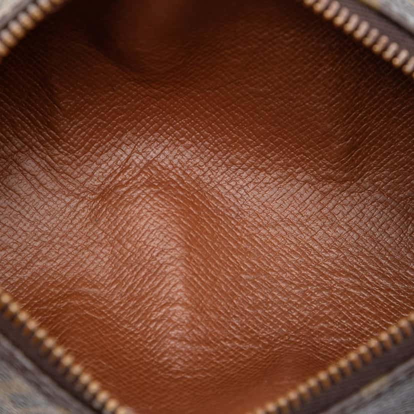Louis Vuitton Monogram Papillon Pochette Brown Very good condition - Model View