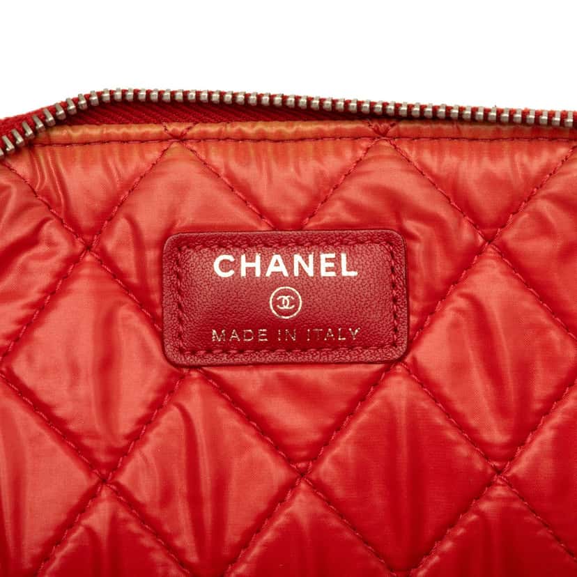 Chanel Large Quilted Lambskin O Case Clutch Red Leather Very good condition - Box View